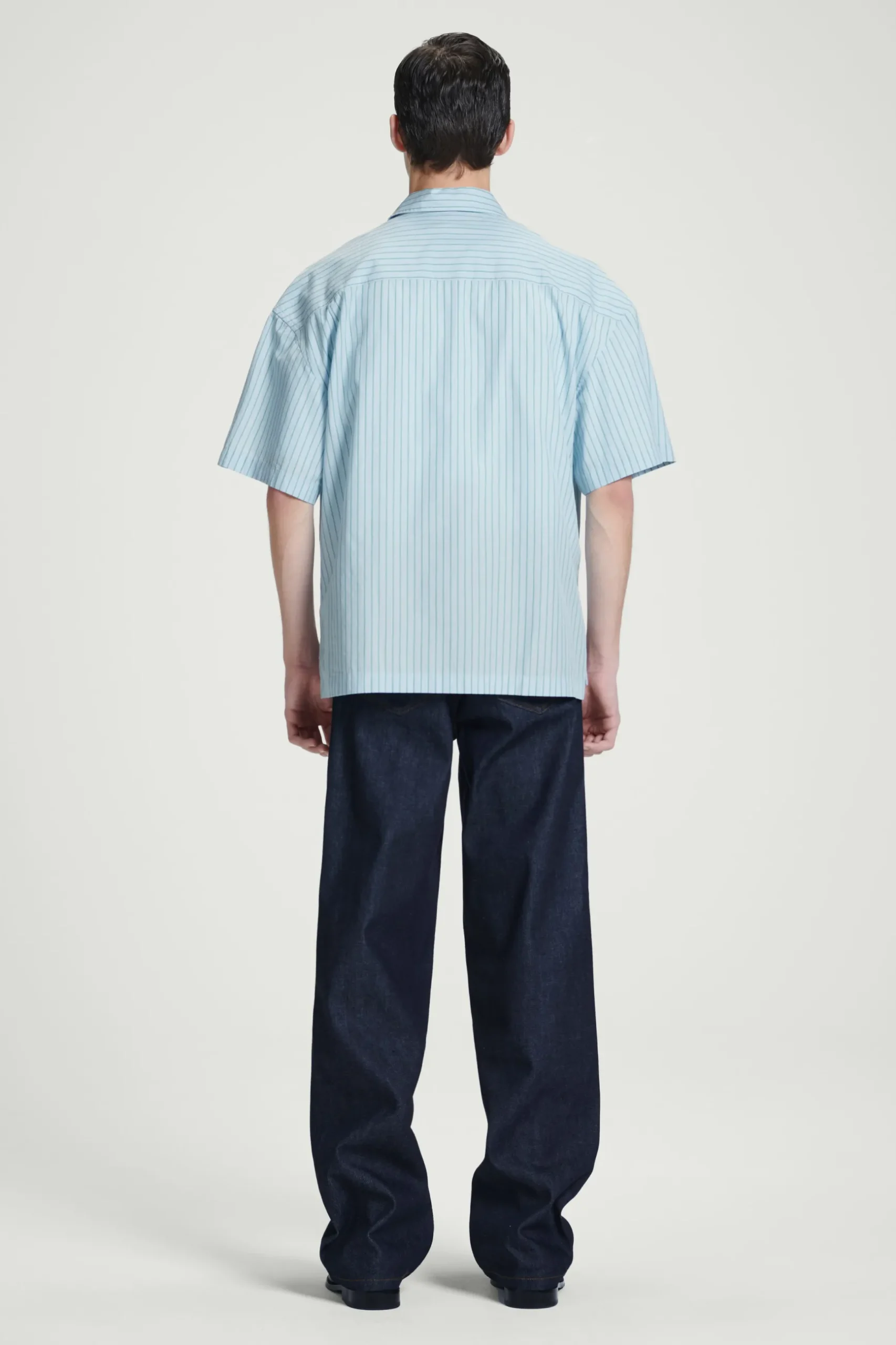 New COS KOSZULA W PASKI Z KRÓTKIM RĘKAWEM – RELAXED FIT