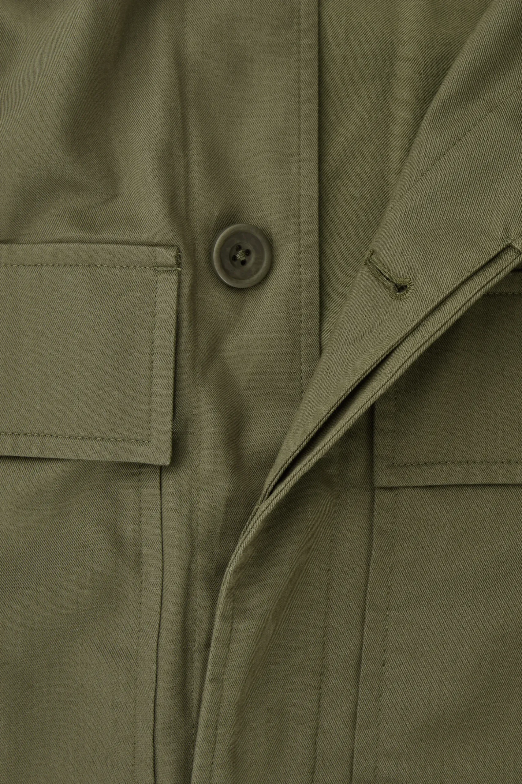 Hot COS KOSZULA WIERZCHNIA Z DIAGONALU – RELAXED FIT Ciemnazieleńkhaki