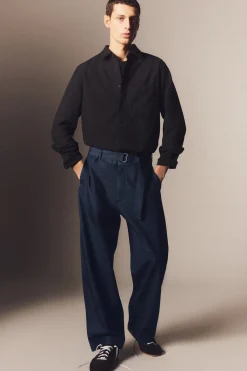 Best COS KOSZULA ZE SZCZOTKOWANEGO MATERIAŁU – RELAXED FIT Czarny