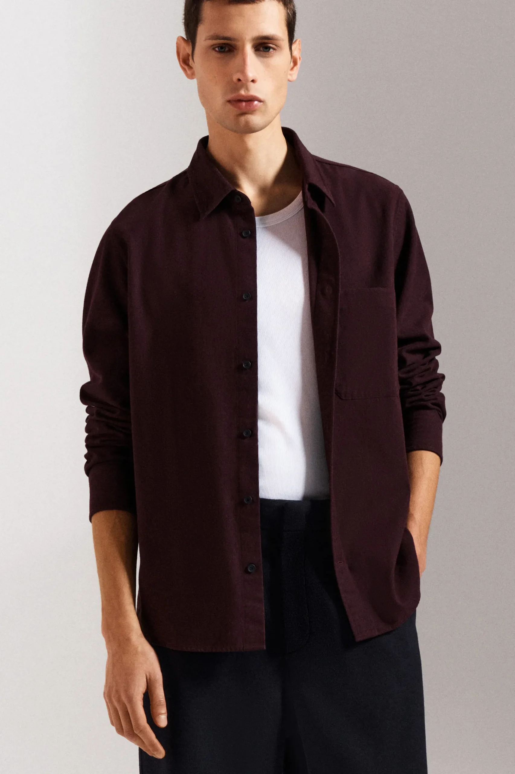 New COS KOSZULA ZE SZCZOTKOWANEGO MATERIAŁU – RELAXED FIT Burgundowy