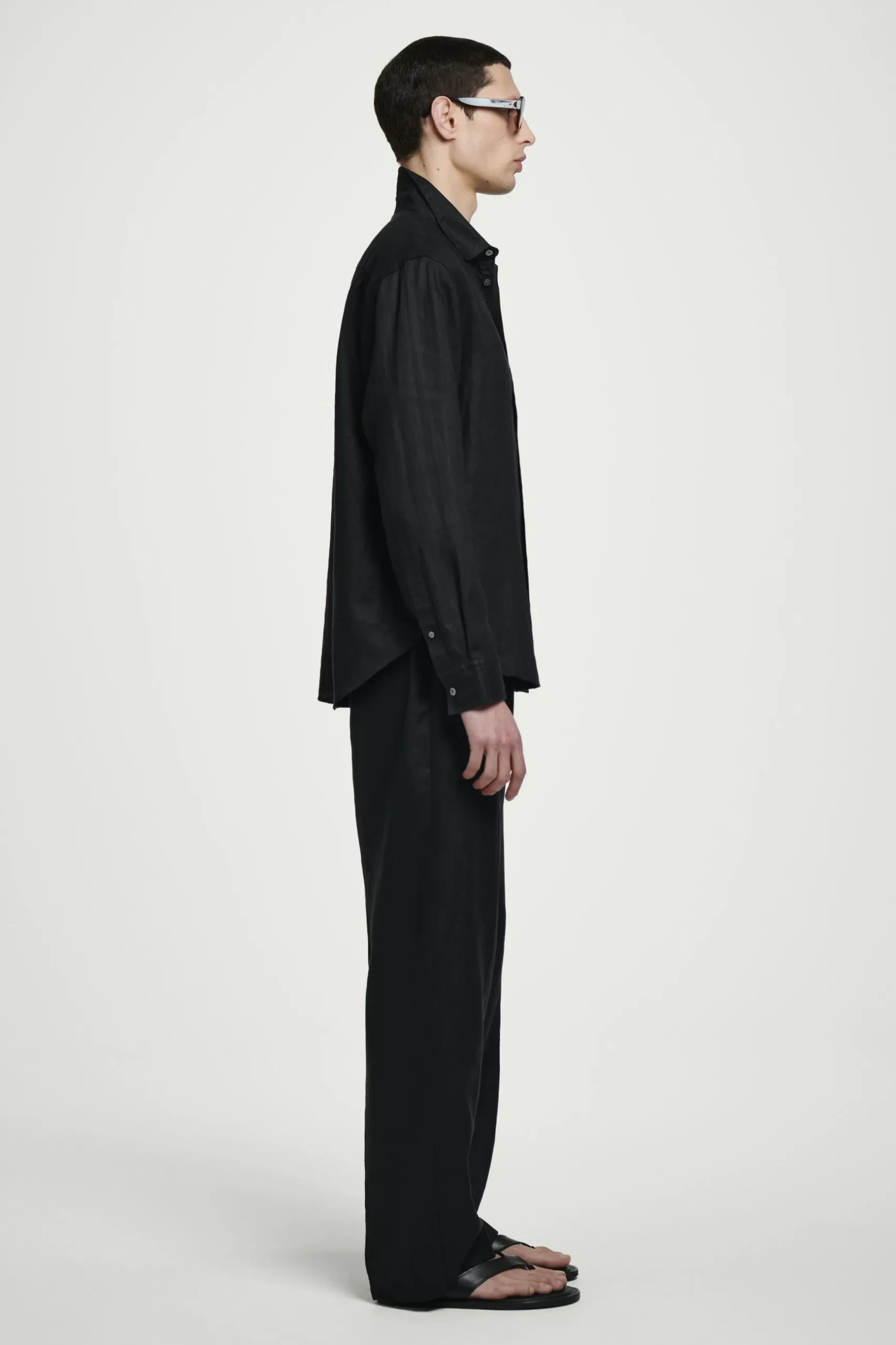 Fashion COS LNIANA KOSZULA Z DŁUGIM RĘKAWEM – RELAXED FIT Czarny