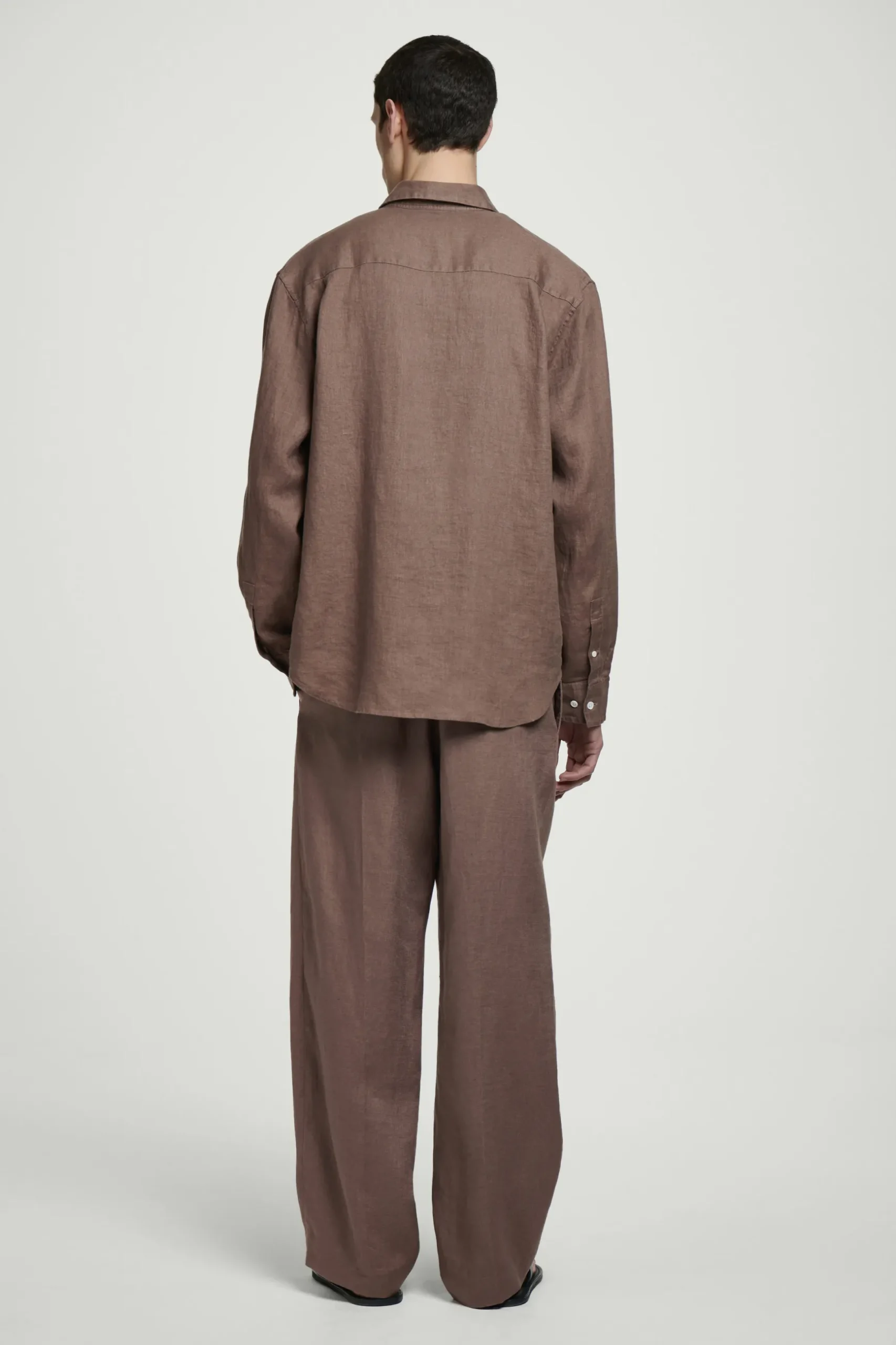 Discount COS LNIANA KOSZULA Z DŁUGIM RĘKAWEM – RELAXED FIT Szarobrązowy