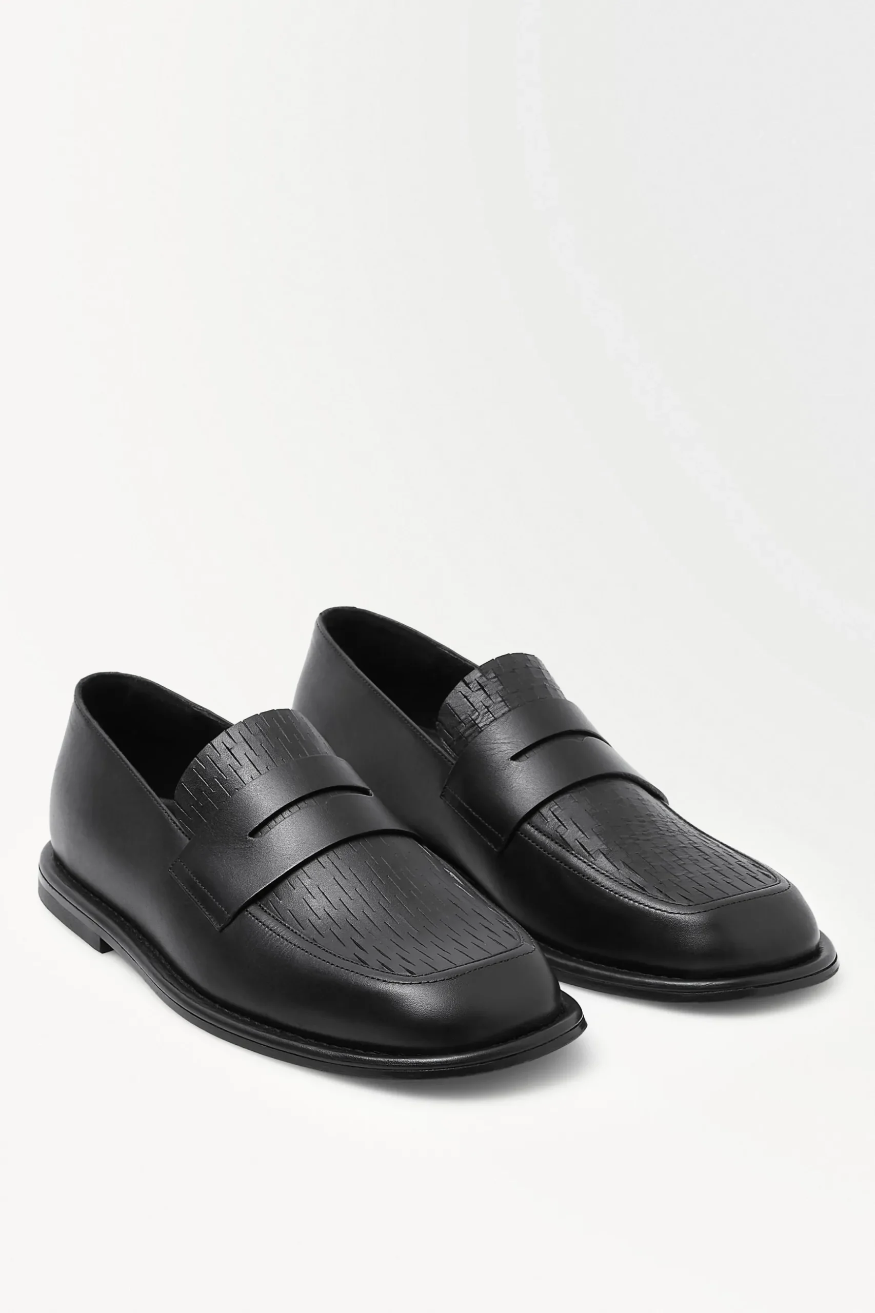 Hot COS LOAFERSY Z PERFOROWANEJ SKÓRY Czarny