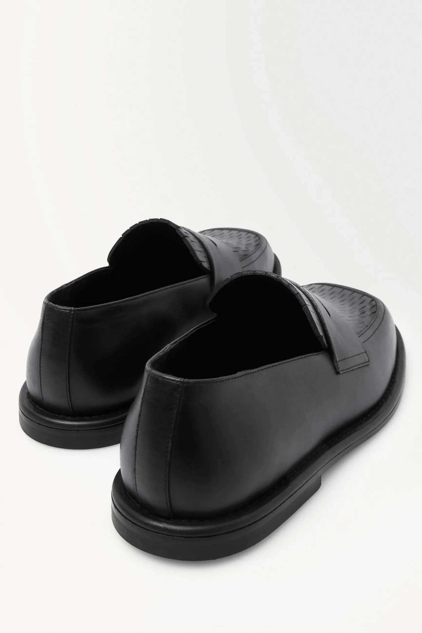 Hot COS LOAFERSY Z PERFOROWANEJ SKÓRY Czarny