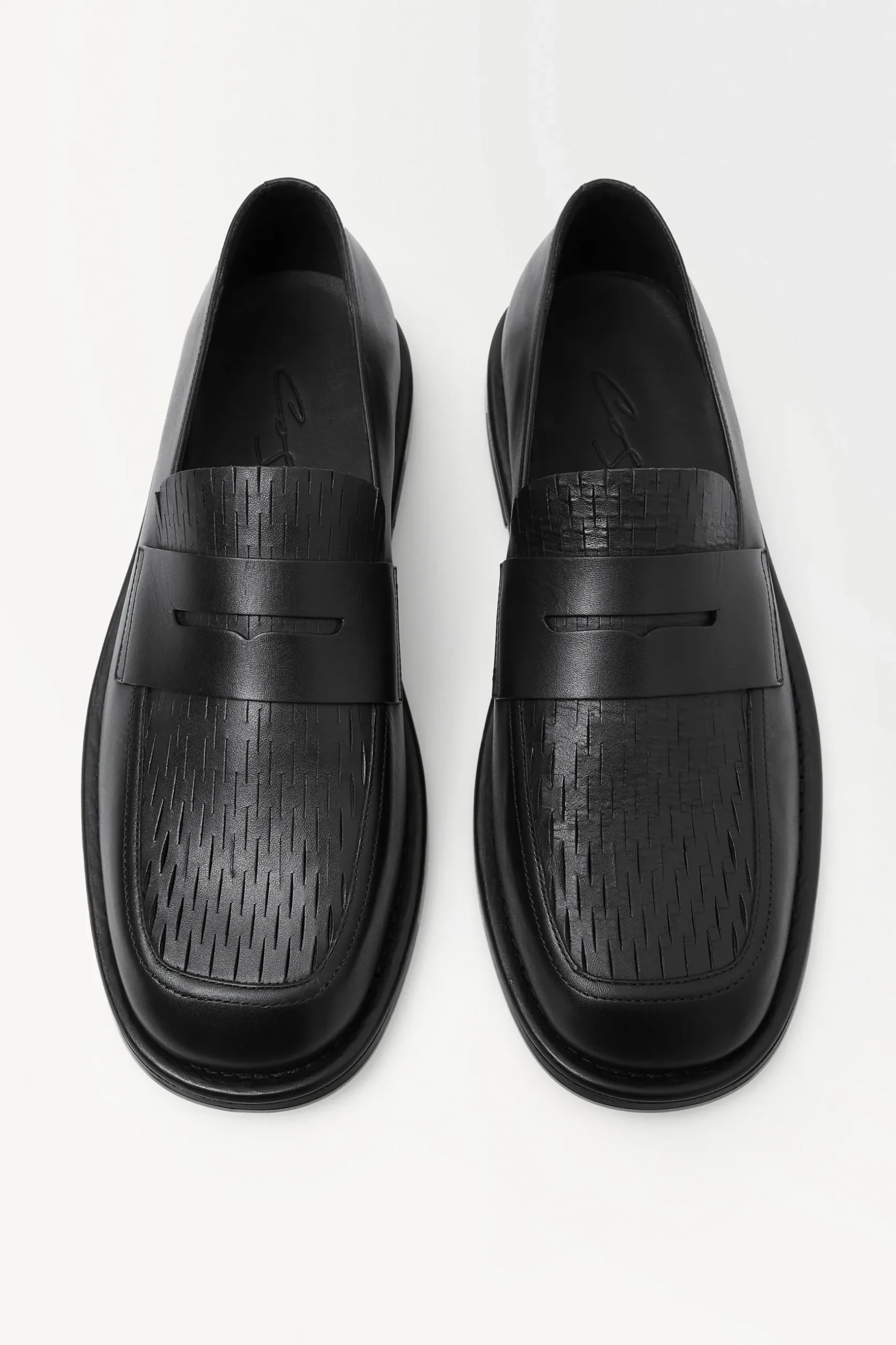 Hot COS LOAFERSY Z PERFOROWANEJ SKÓRY Czarny