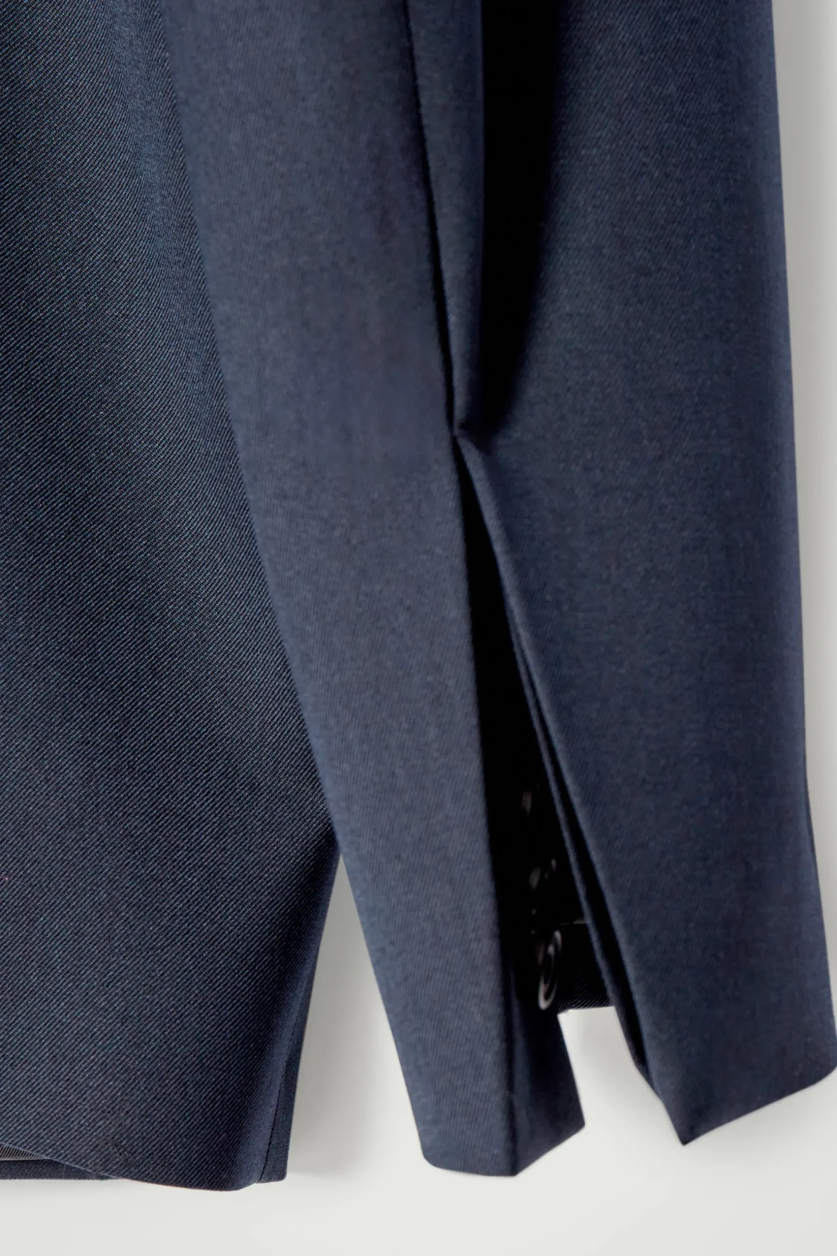 New COS MARYNARKA BEZ KOŁNIERZA Z WEŁNĄ – REGULAR FIT Granatowy