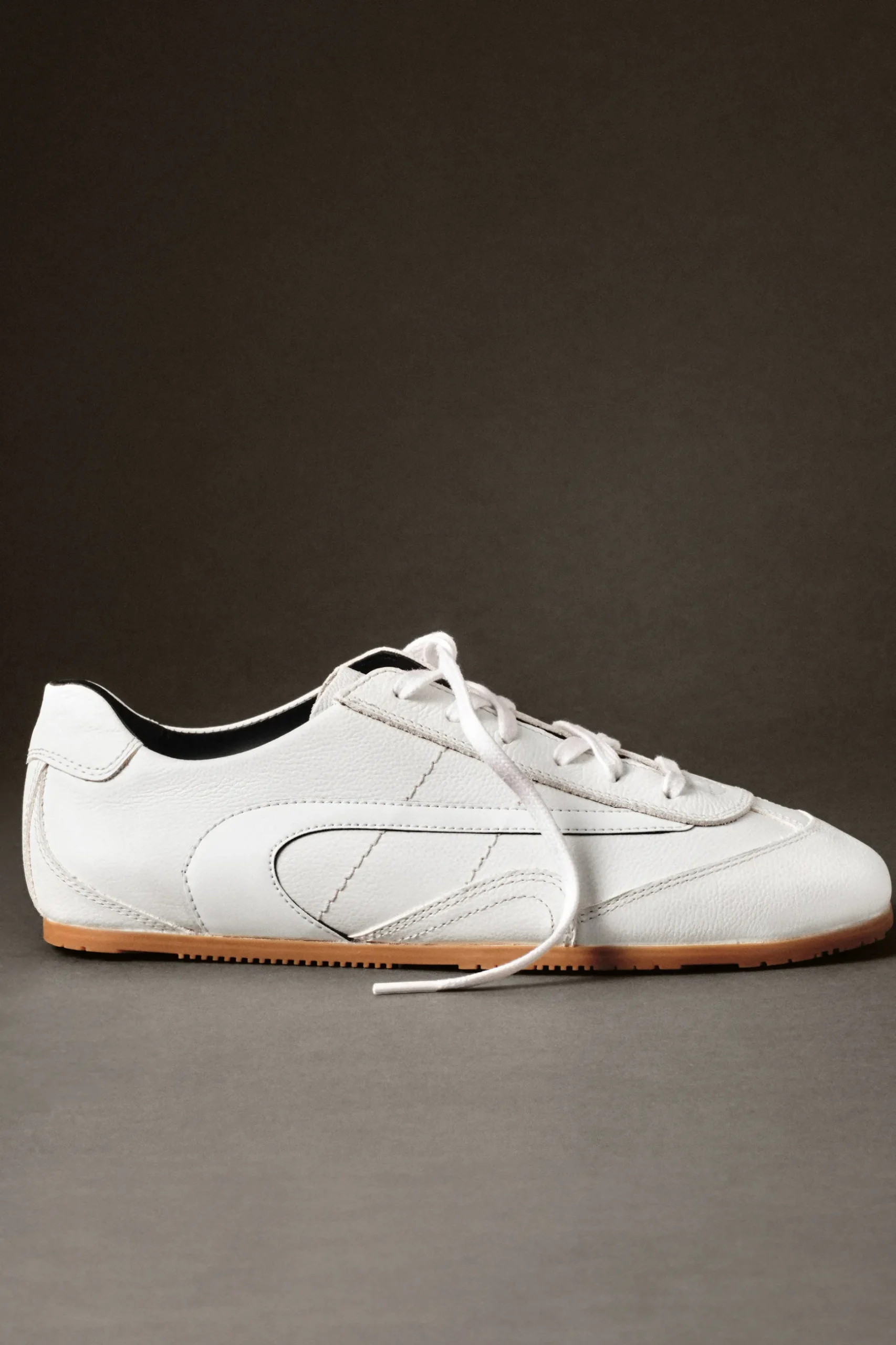 Hot COS MINIMALISTYCZNE BUTY SPORTOWE ZE SKÓRY Kredowy