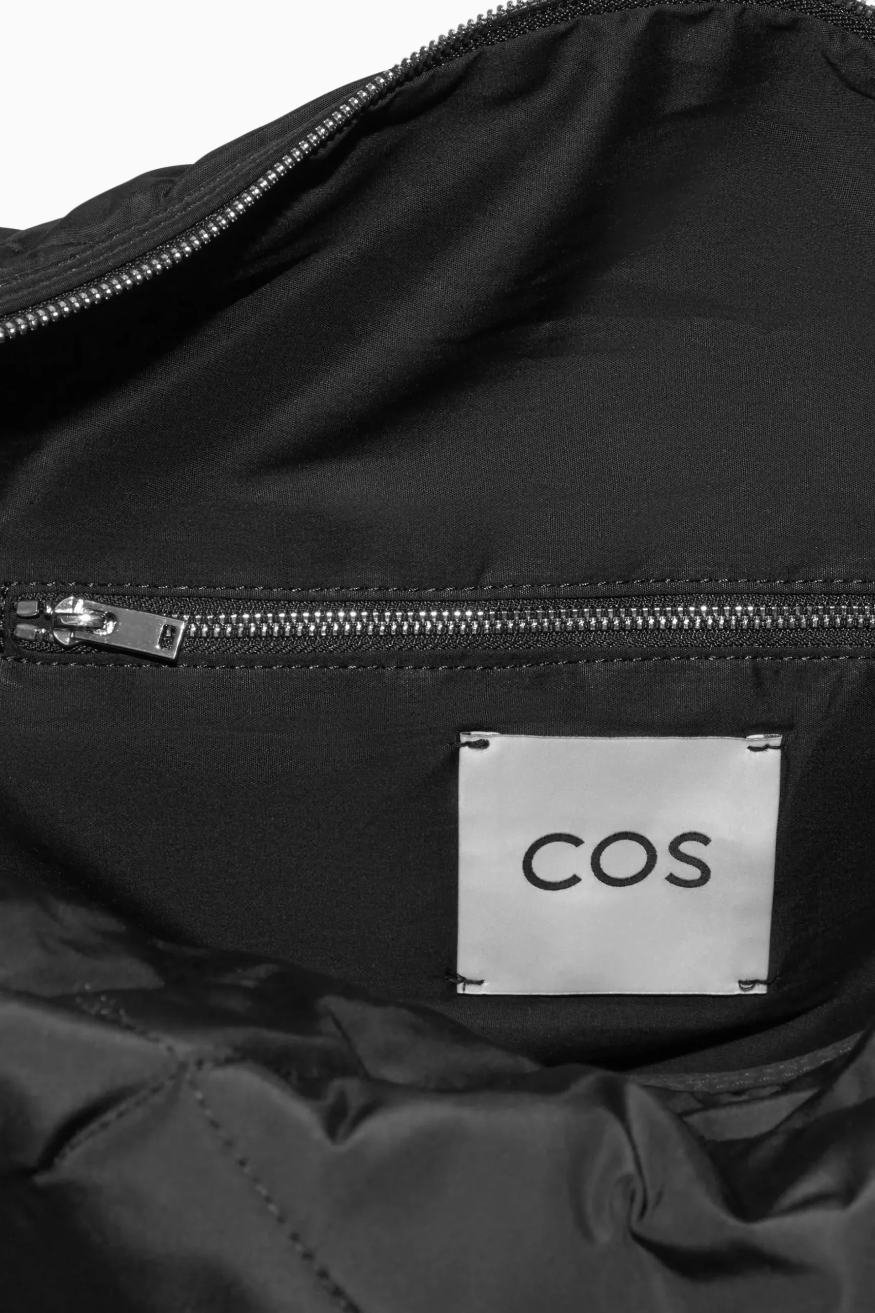 Online COS OVERSIZE'OWA TORBA Z PIKOWANIEM W ROMBY Czarny