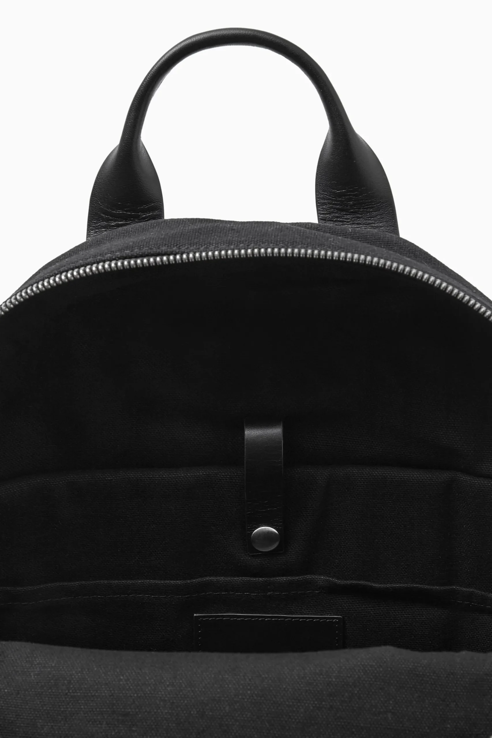 Fashion COS PŁÓCIENNY PLECAK ZE SKÓRZANYMI WYKOŃCZENIAMI Czarny