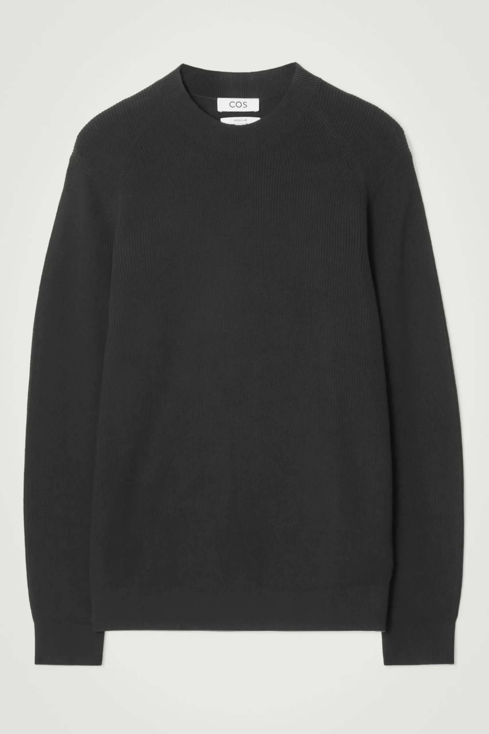 Online COS PRĄŻKOWANY SWETER Z BAWEŁNY – REGULAR FIT Czarny