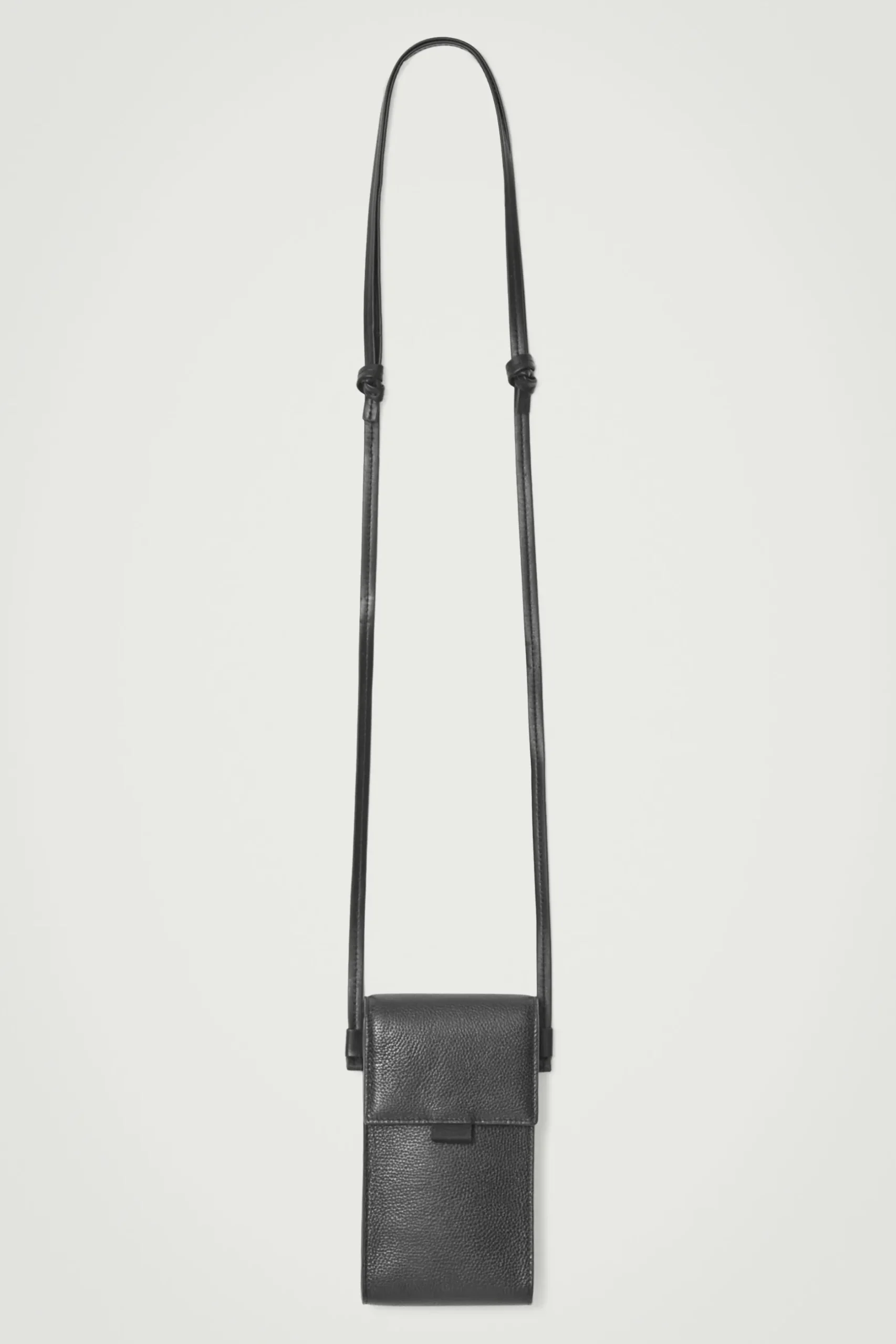 Fashion COS SKÓRZANA SASZETKA NA TELEFON TYPU CROSSBODY Czarny