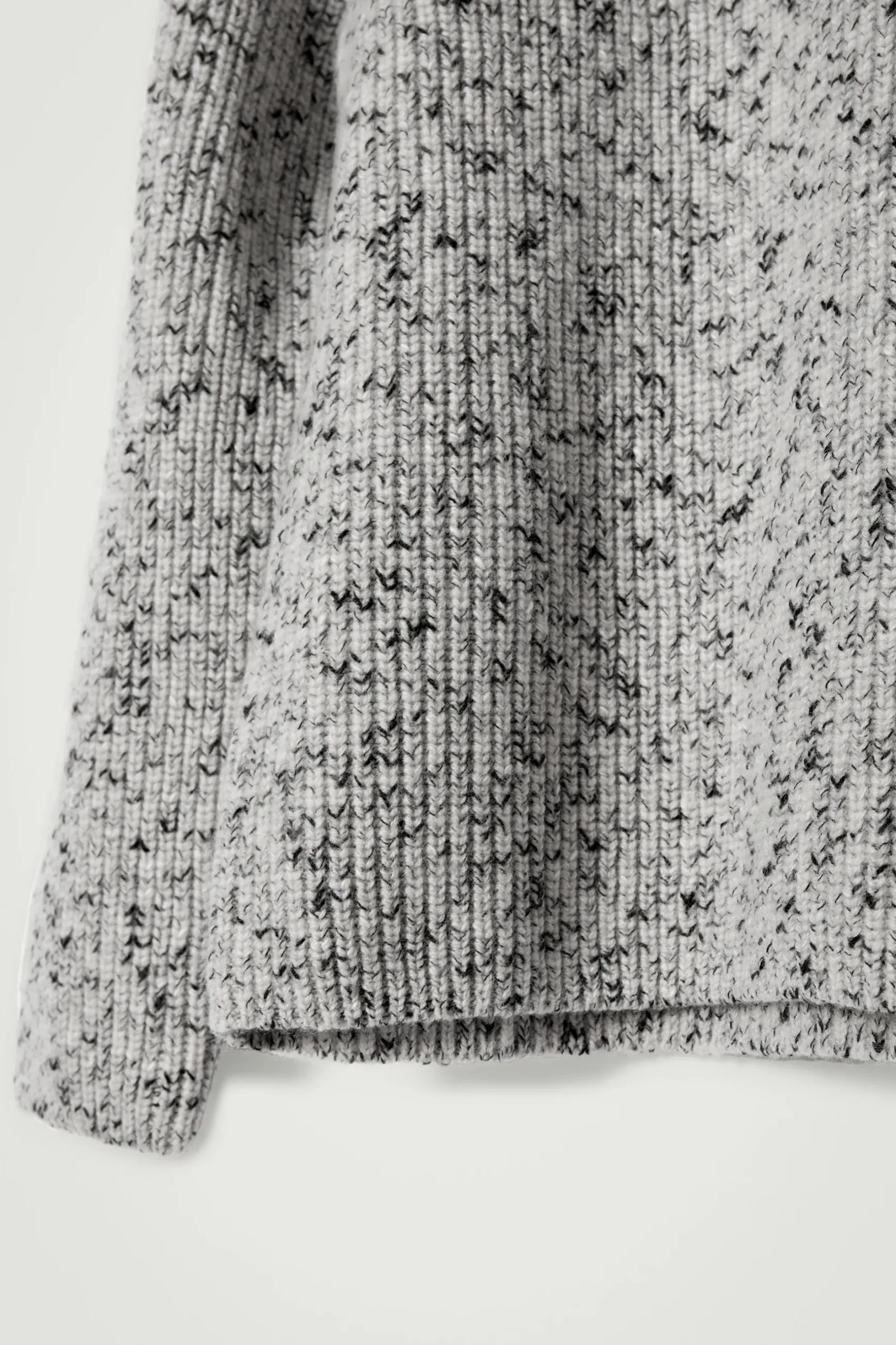 Online COS SWETER Z DZIANINY Z WEŁNĄ ZE SKRĘCANYMI WŁÓKNAMI Jasnoszary
