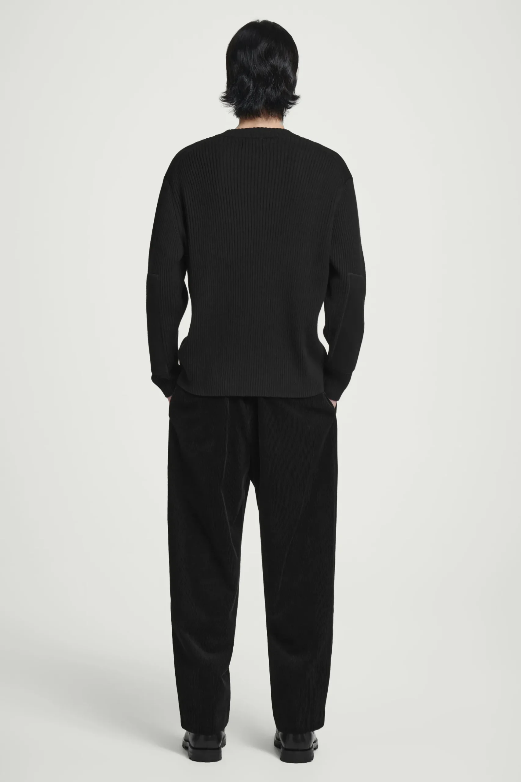 New COS SWETER Z MIESZANKI Z WEŁNĄ Z ŁATAMI Czarny