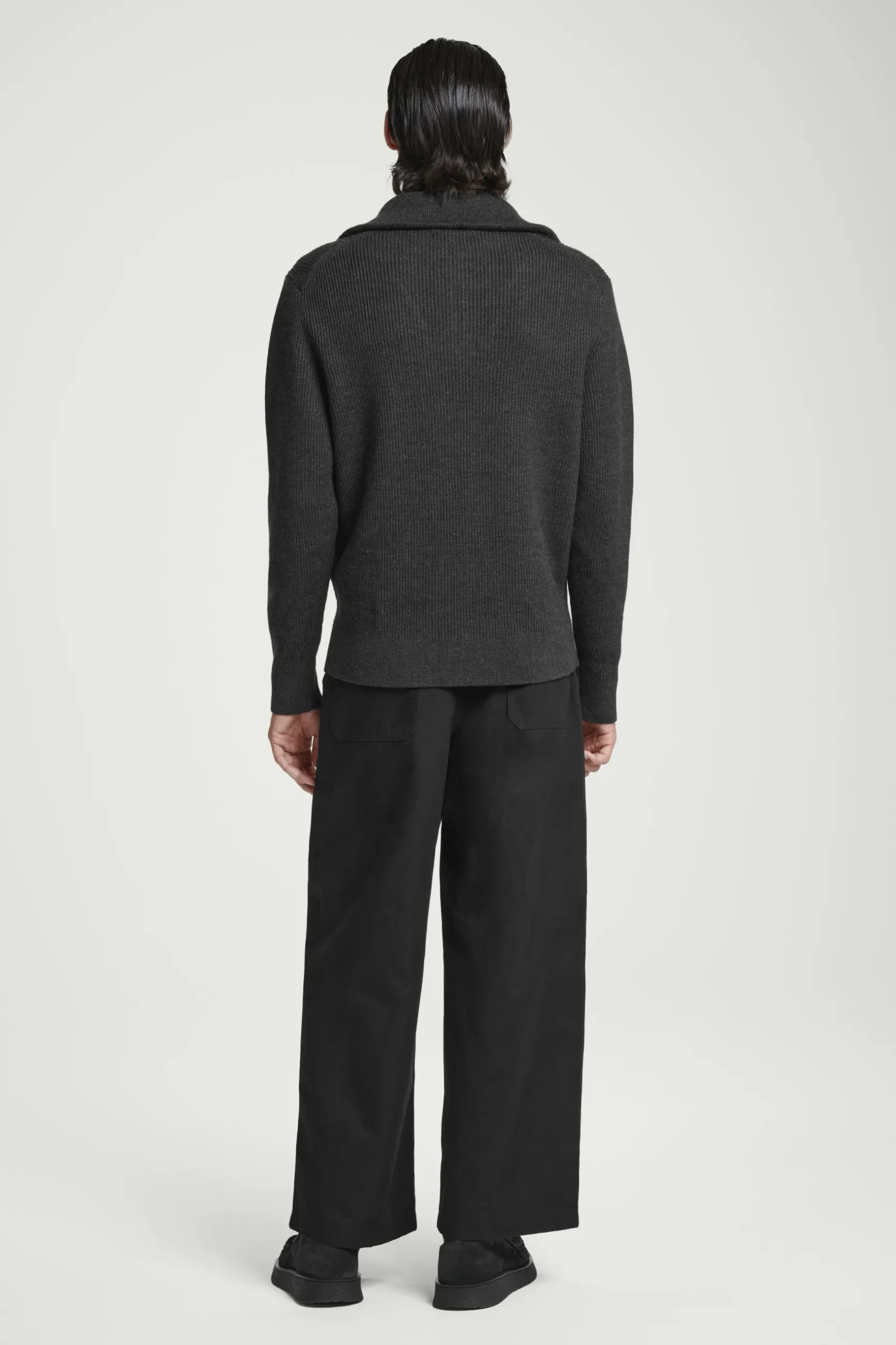 Sale COS SWETER Z WEŁNY I BAWEŁNY Z KRÓTKIM SUWAKIEM Ciemnoszary