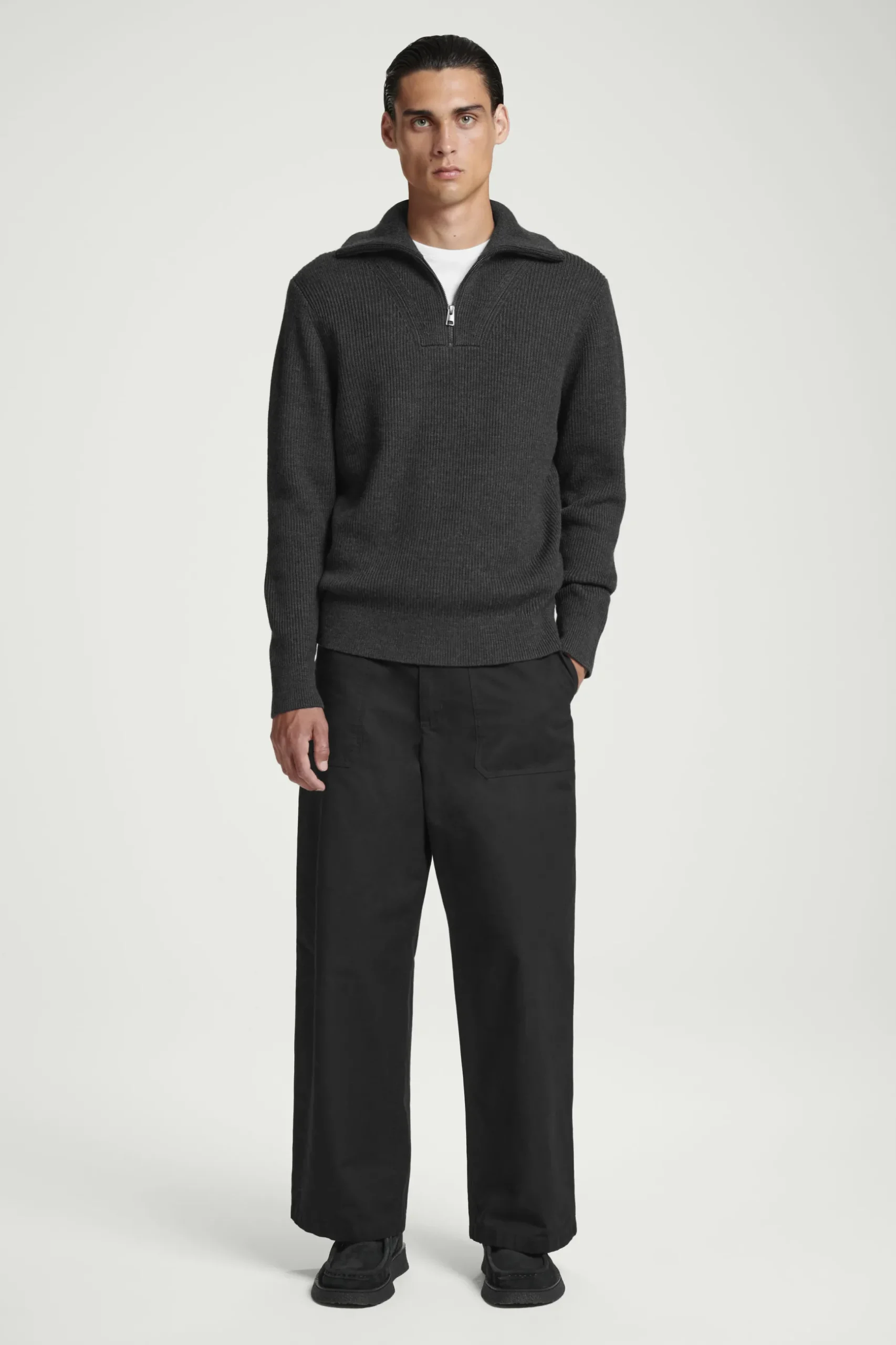 Sale COS SWETER Z WEŁNY I BAWEŁNY Z KRÓTKIM SUWAKIEM Ciemnoszary