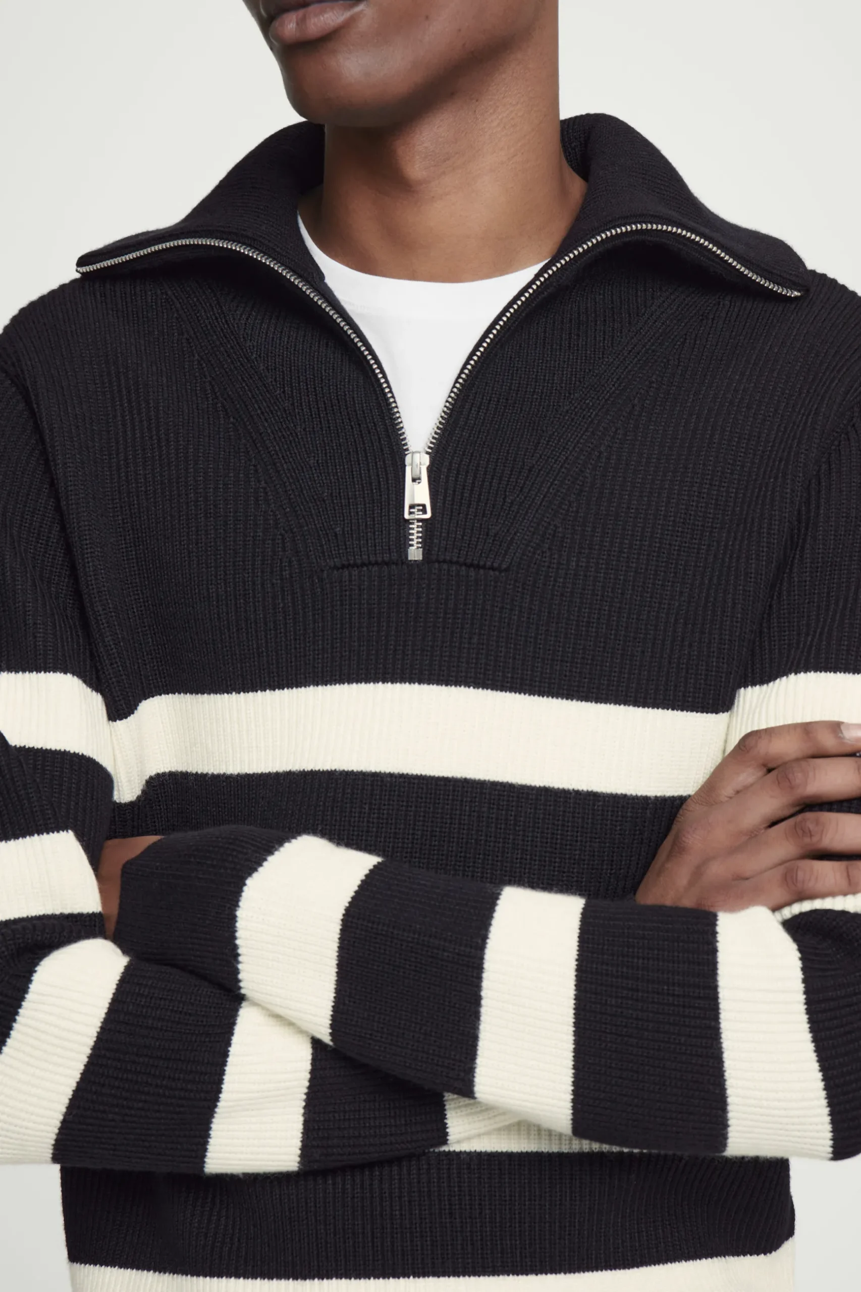 Fashion COS SWETER Z WEŁNY I BAWEŁNY Z KRÓTKIM SUWAKIEM