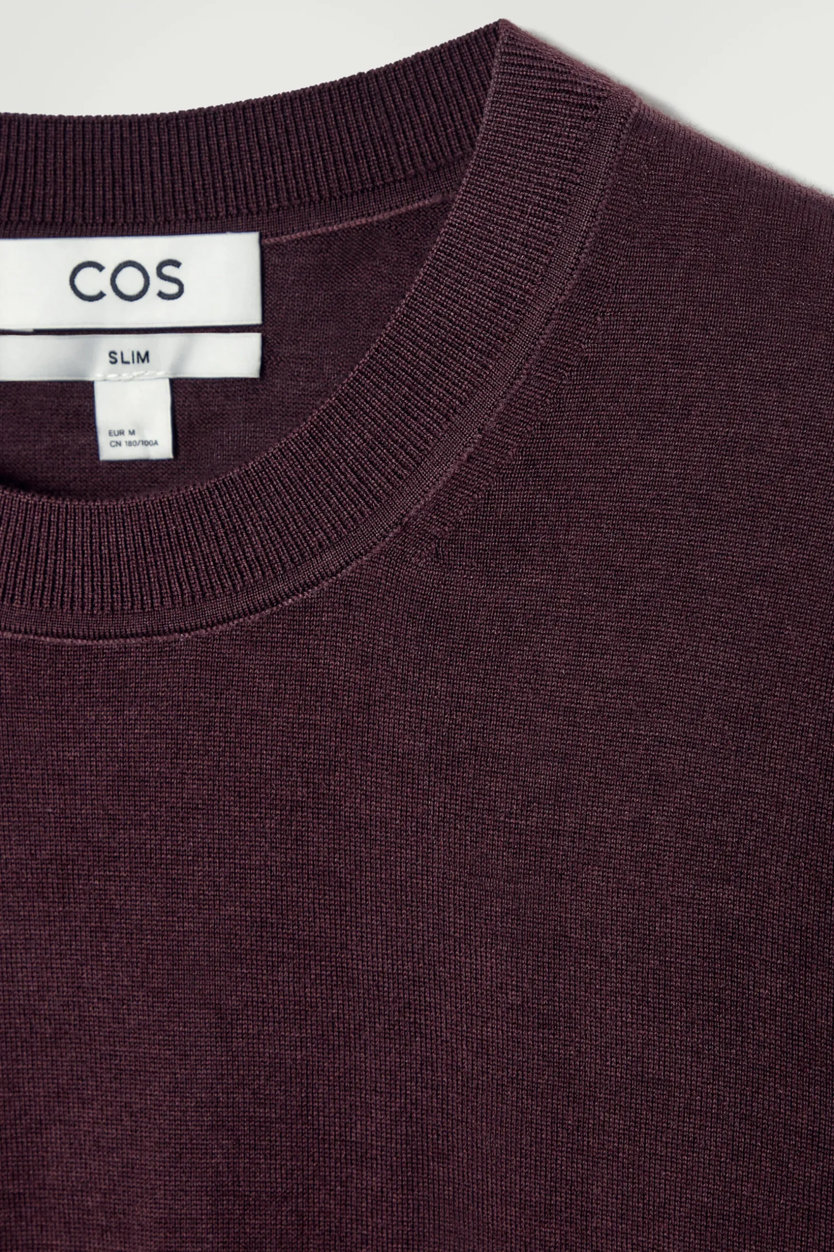 Discount COS SWETER Z WEŁNY MERINO – SLIM FIT Burgundowy
