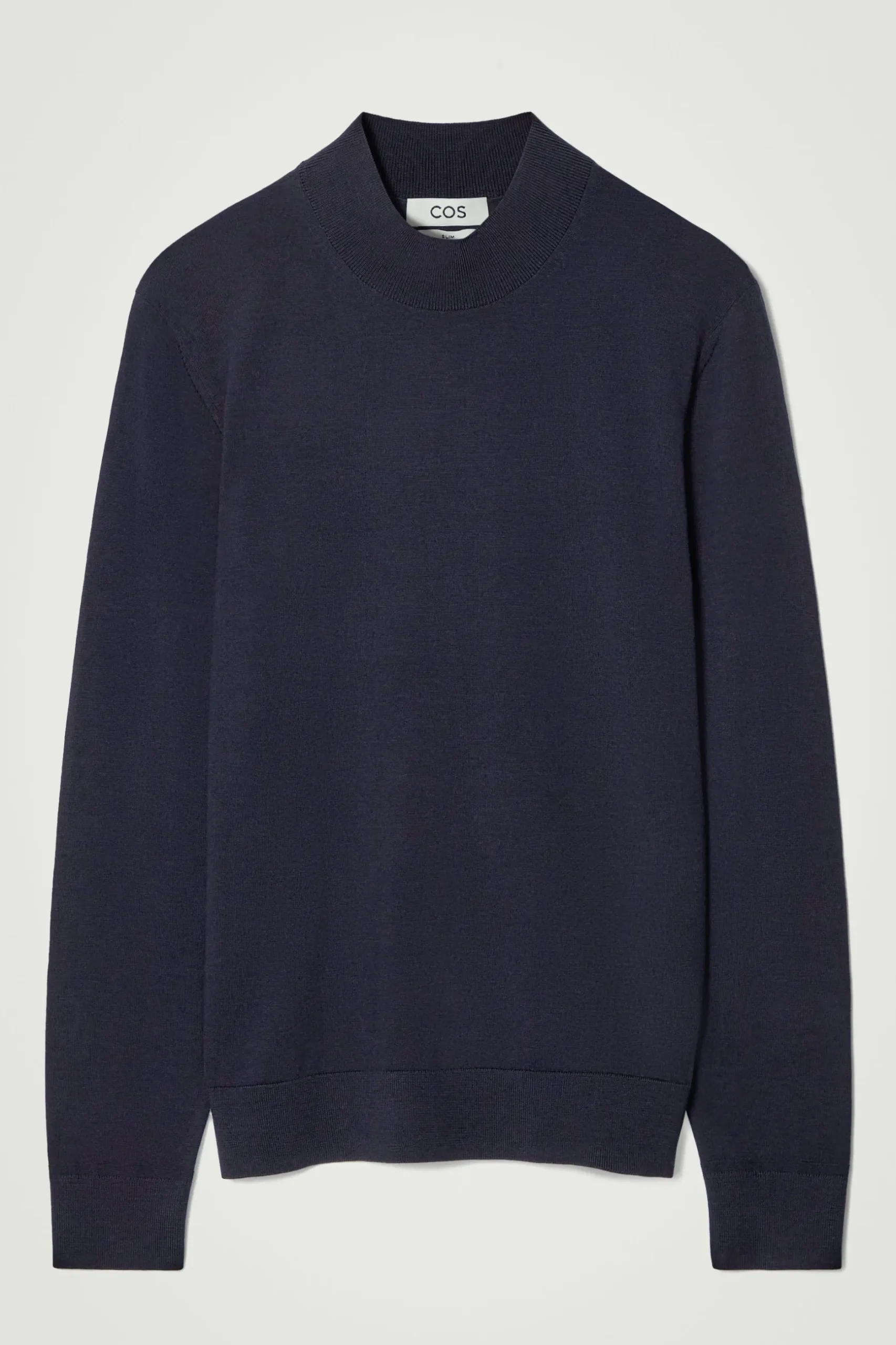 Clearance COS SWETER Z WEŁNY MERINO ZE STÓJKĄ – SLIM FIT Granatowy