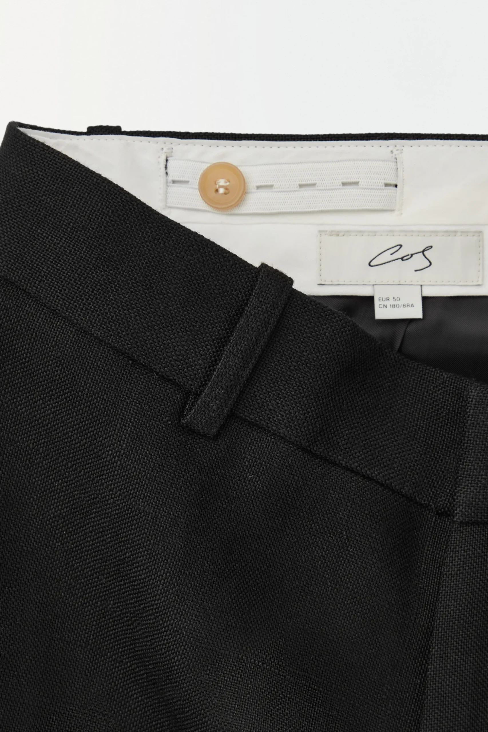 Fashion COS THE PLEATED TAILORED SHORTS Black