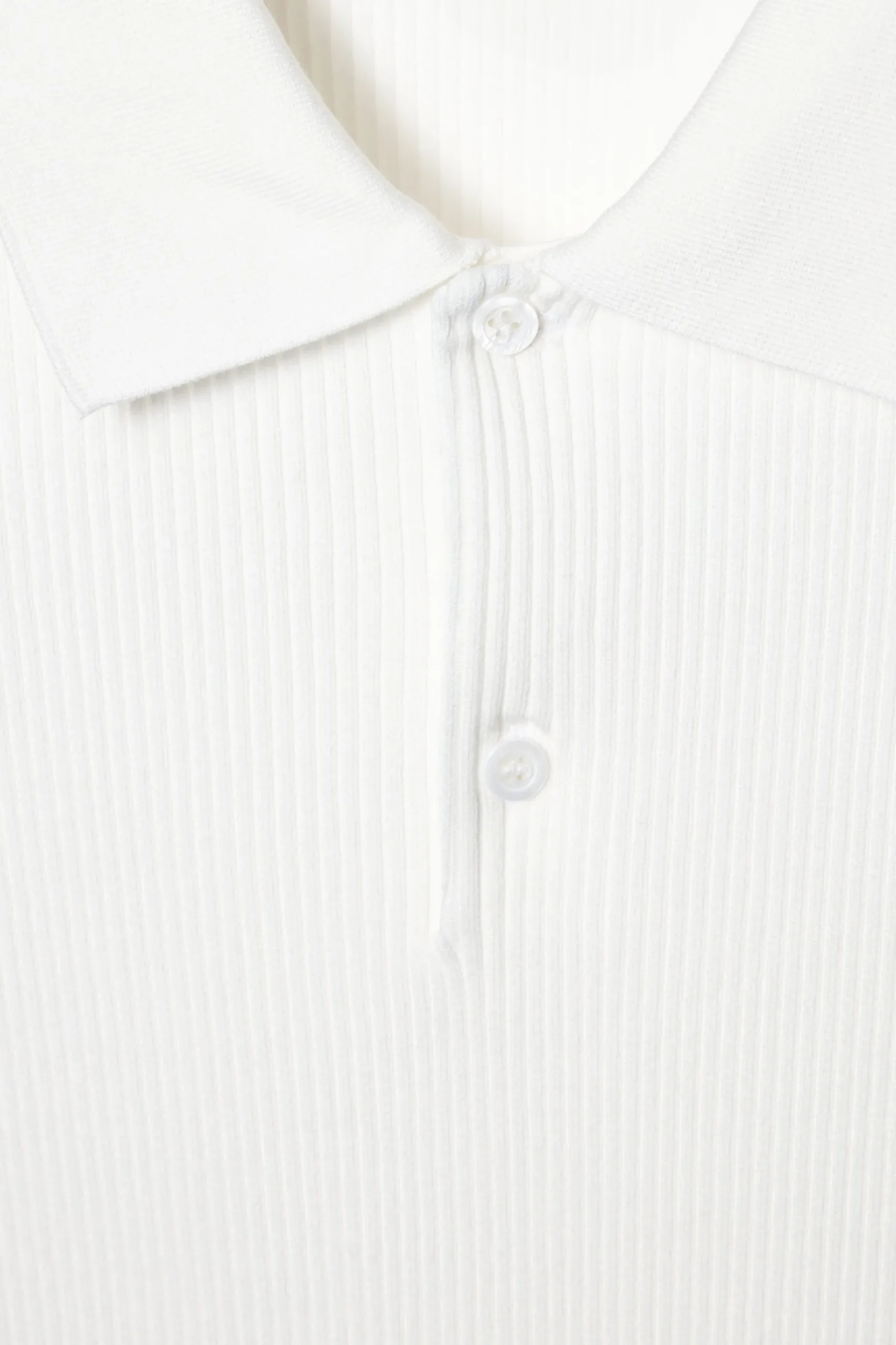 Sale COS TOP POLO Z PRĄŻKOWANEJ DZIANINY – SLIM FIT Złamanybiały