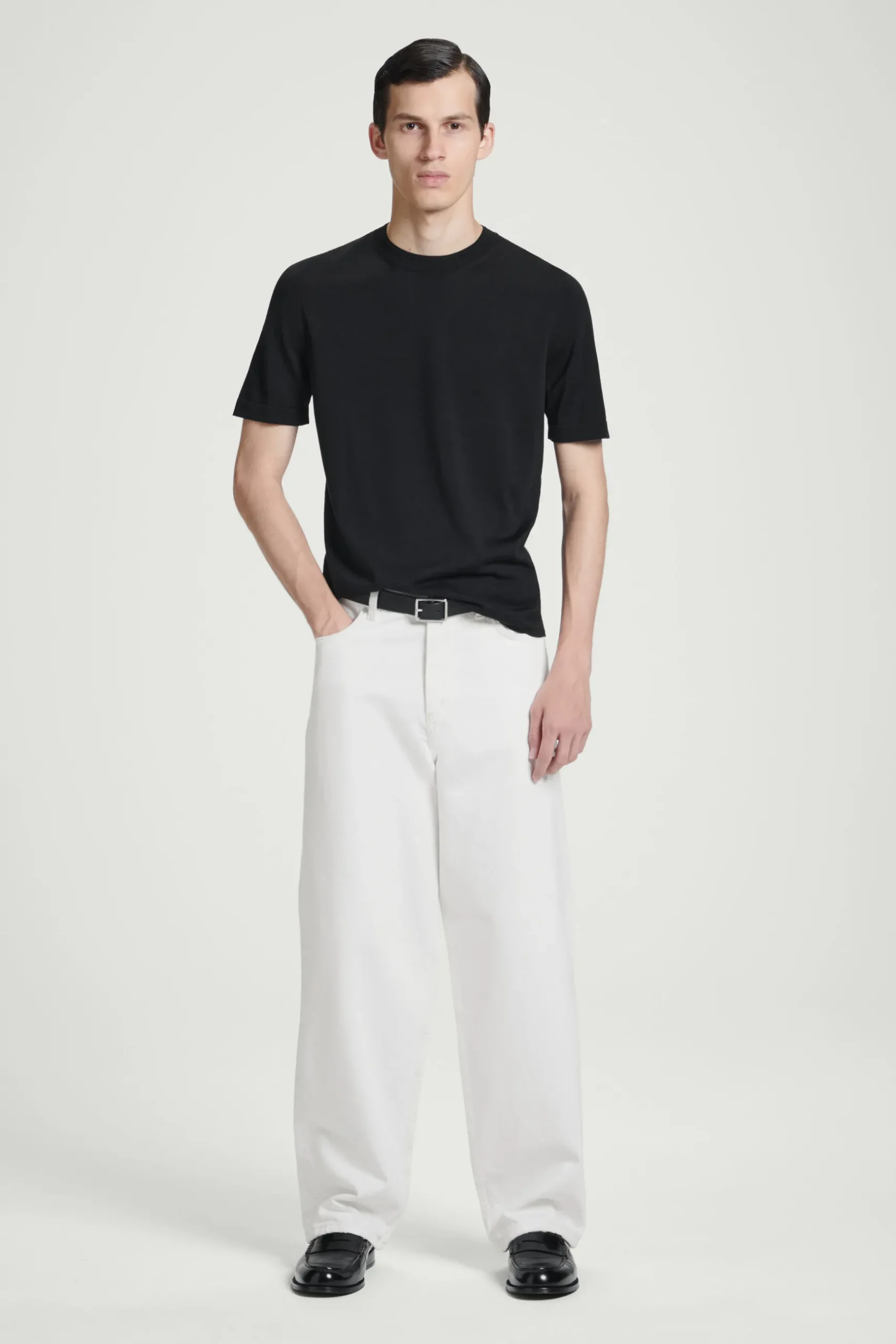 New COS T-SHIRT Z DZIANINY Z JEDWABIEM – SLIM FIT Czarny