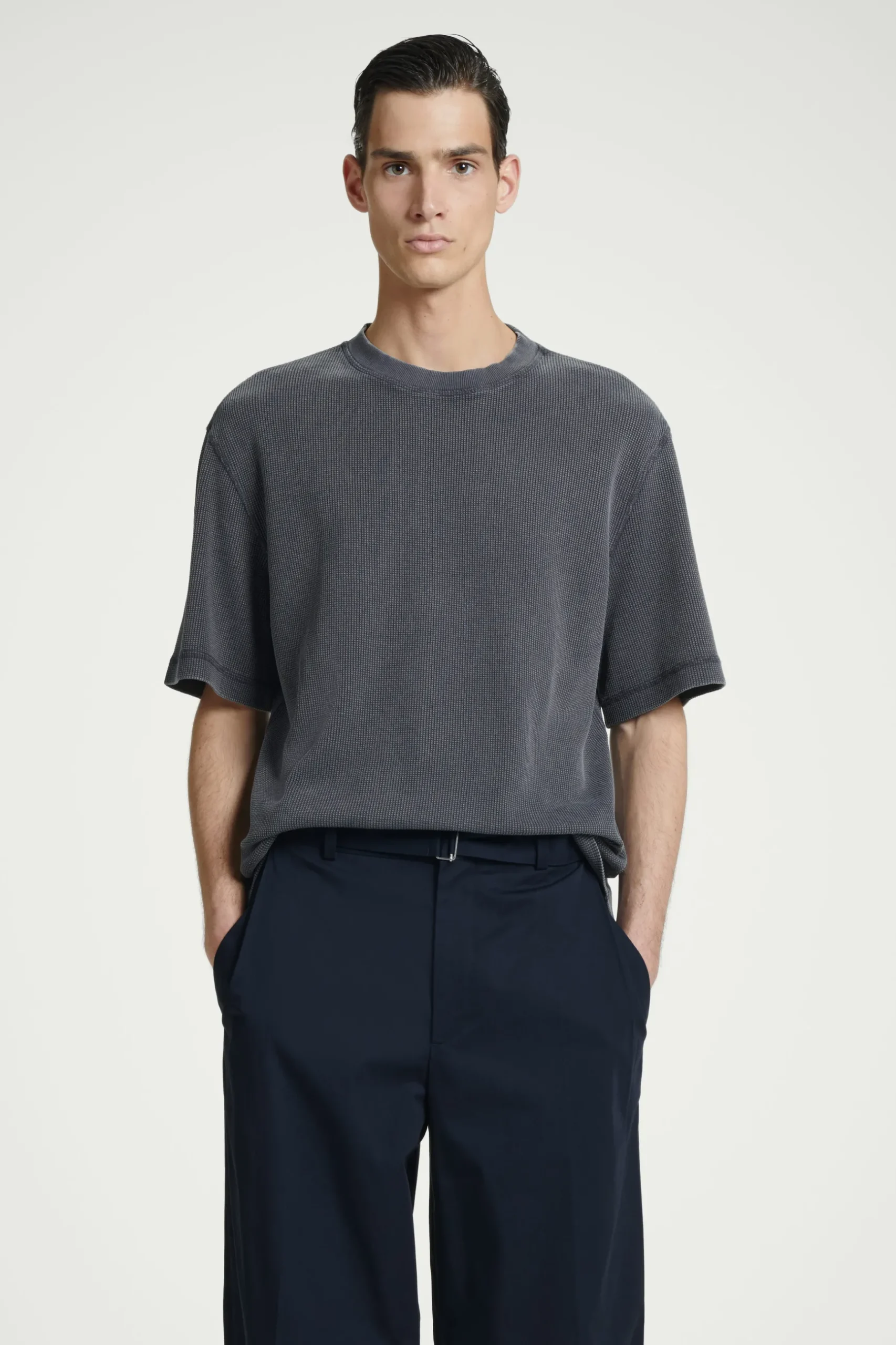 New COS T-SHIRT Z WAFLOWEGO DŻERSEJU – RELAXED FIT Granatowy