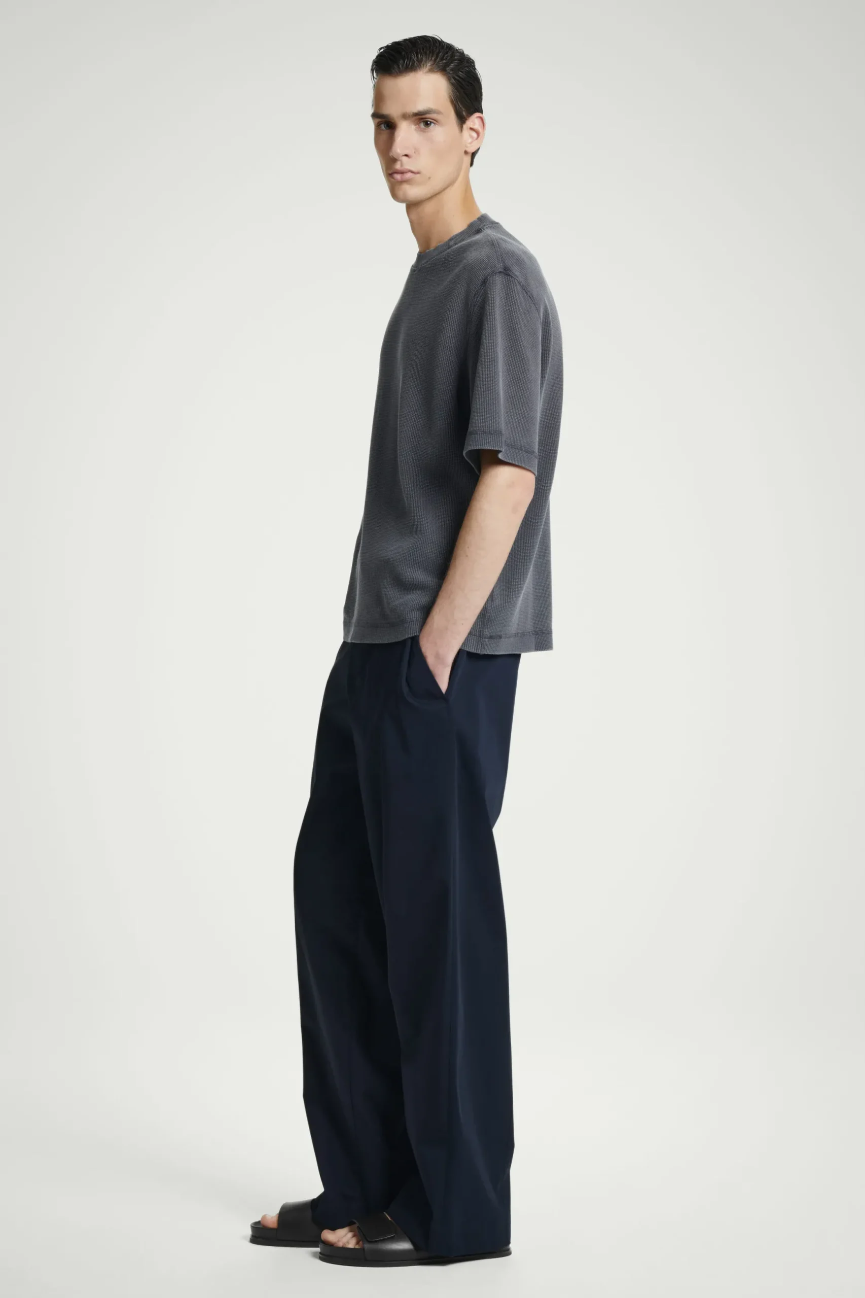 New COS T-SHIRT Z WAFLOWEGO DŻERSEJU – RELAXED FIT Granatowy