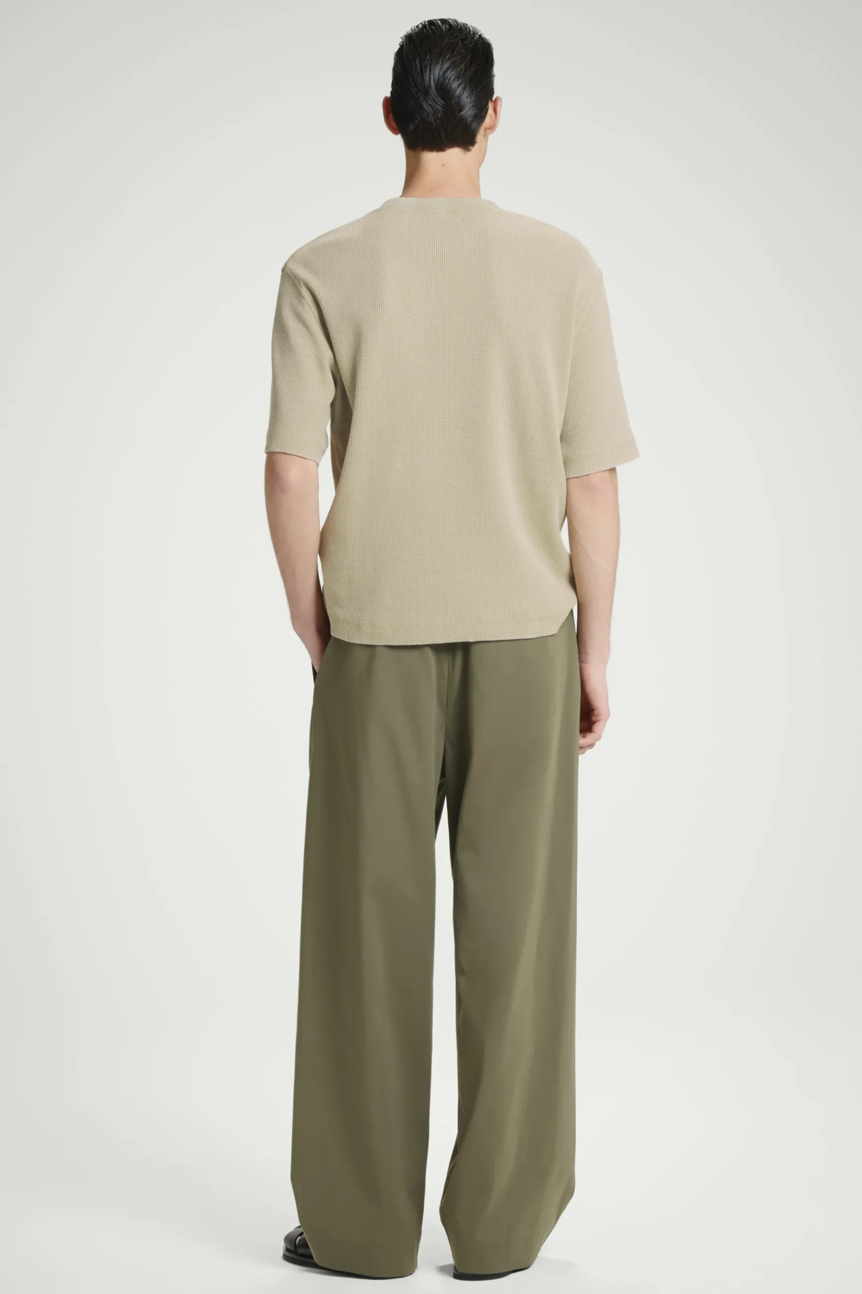 Fashion COS T-SHIRT Z WAFLOWEGO DŻERSEJU – RELAXED FIT Kamień