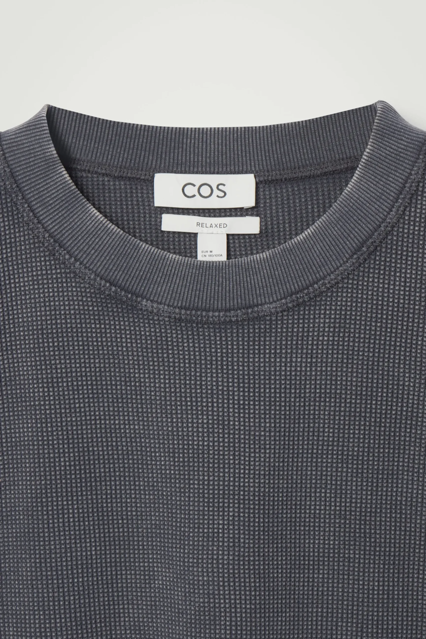 New COS T-SHIRT Z WAFLOWEGO DŻERSEJU – RELAXED FIT Granatowy
