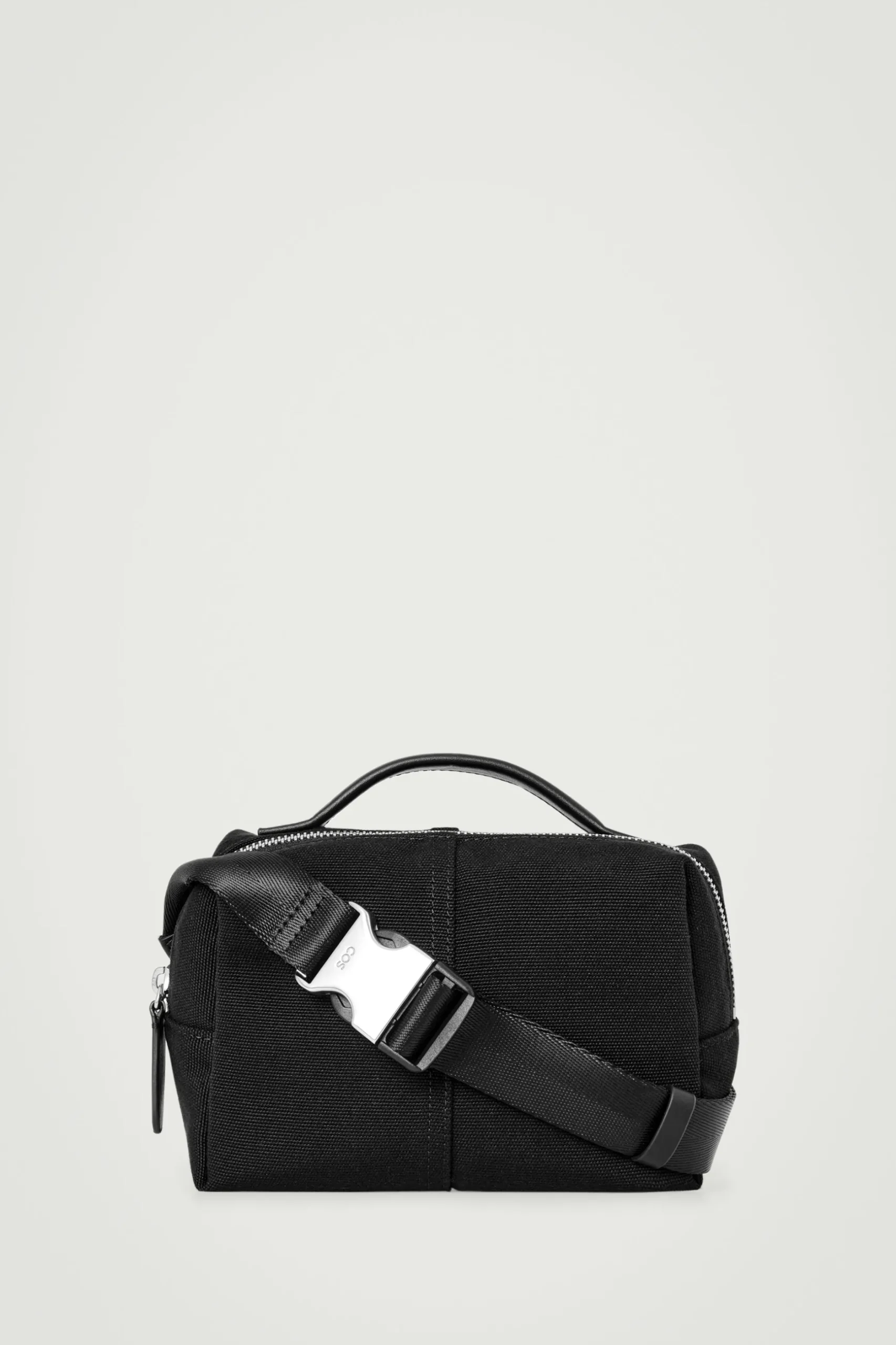 Hot COS WODOODPORNA TORBA TYPU CROSSBODY Czarny